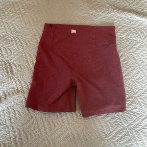 LIKE NEW: Vuori Clean Elevation Shorty - Size Small